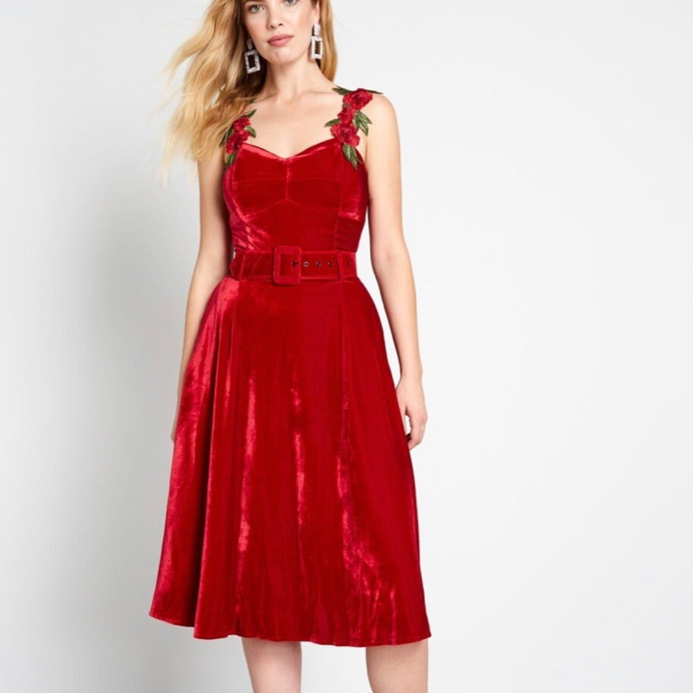 Velvet embroidered a line